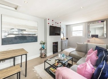 Properties for sale in Northcote Road - SW11 6RE view1