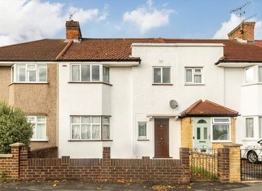 Properties for sale in Northfields Road - W3 0NW view1