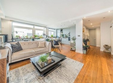 Properties for sale in Nottingham Terrace - NW1 4QD view1