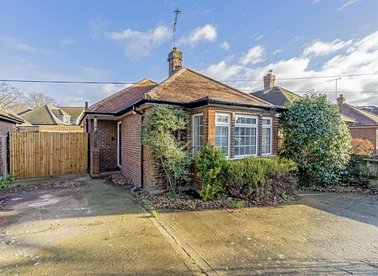 Properties for sale in Oak Avenue - TW12 3NX view1