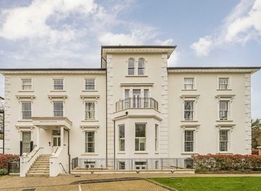 Properties for sale in Oak Hill Road - KT6 6FA view1