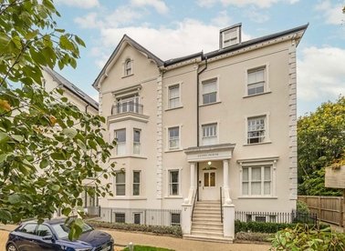 Properties for sale in Oak Hill Road - KT6 6FA view1