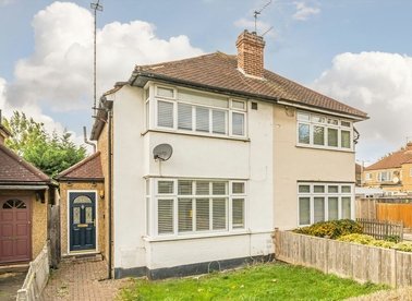 Properties for sale in Oakcroft Road - KT9 1RH view1