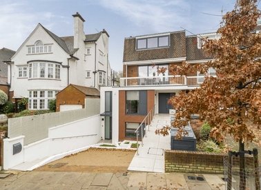 Properties for sale in Oakhill Avenue - NW3 7RE view1
