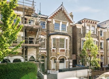 Properties for sale in Oakhurst Grove - SE22 9AH view1