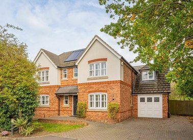 Properties for sale in Oakington Close - TW16 5AL view1