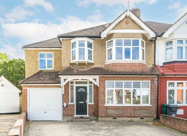 Properties for sale in Oaklands Avenue - TW7 5PY view1