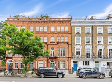 Properties for sale in Oakley Street, London | Dexters Estate Agents