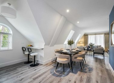 Properties for sale in Oatlands Drive - KT13 9JL view1