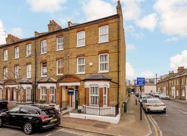 Properties for sale in Old Woolwich Road - SE10 9PP view1