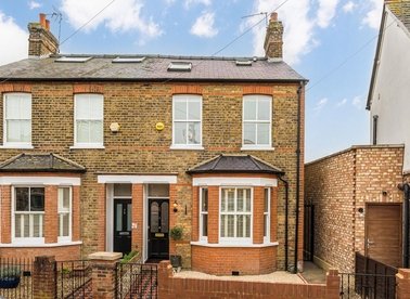 Properties for sale in Oldfield Road - TW12 2AJ view1