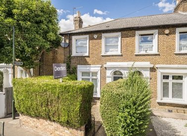 Properties for sale in Oldfield Road - TW12 2AE view1