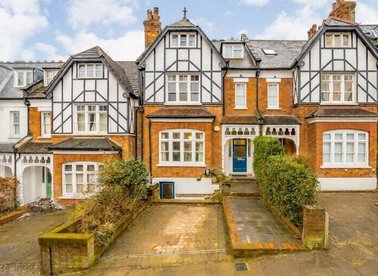 Onslow Gardens, London, N10