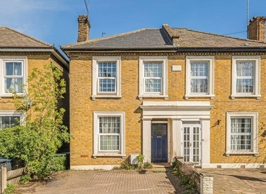 Properties for sale in Orchard Road - KT1 2QP view1