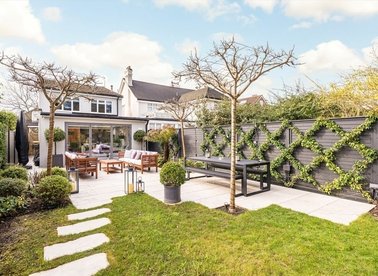 Properties for sale in Ormond Avenue - TW12 2RY view1