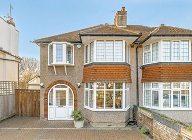 Properties for sale in Oxford Crescent - KT3 5QL view1