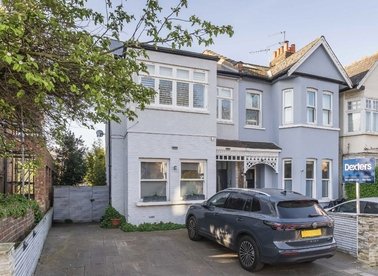 Properties for sale in Oxford Road South - W4 3DD view1