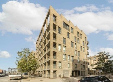 Properties for sale in Paddlers Avenue - TW8 8FP view1