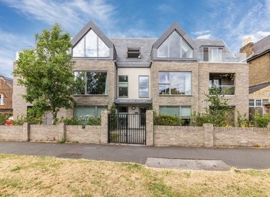 Properties for sale in Palace Road - SW2 3DY view1