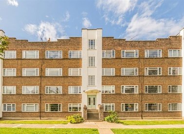 Properties for sale in Park Road - KT1 4AX view1