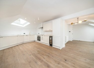 Properties for sale in Park Road - KT1 4AS view1
