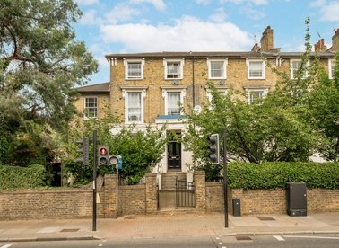 Properties for sale in Parkhurst Road - N7 0LR view1