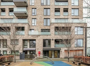 Properties for sale in Peartree Way - SE10 0GX view1