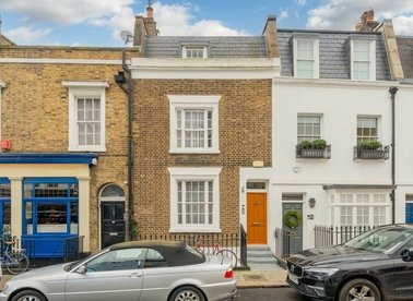 Properties for sale in Peel Street - W8 7PA view1