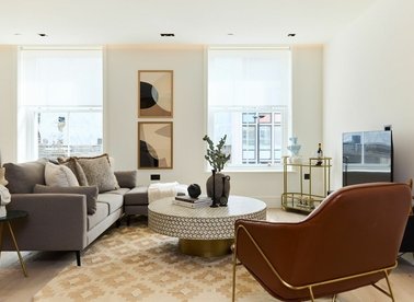 Properties for sale in Pembridge Gardens - W2 4EN view1