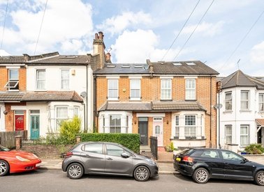 Properties for sale in Pembroke Road - N10 2JE view1