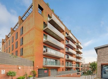 Properties for sale in Penrose Gardens - NW3 7BF view1
