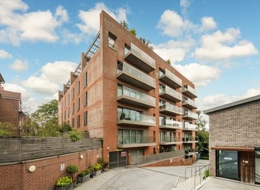 Properties for sale in Penrose Gardens - NW3 7BF view1