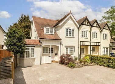 Properties for sale in Perivale Lane - UB6 8TL view1