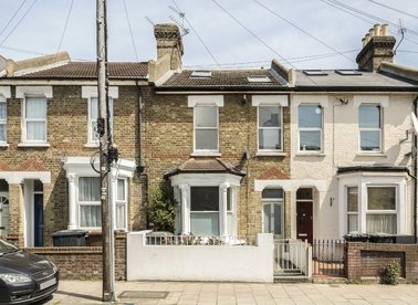 Properties for sale in Perry Rise - SE23 2QU view1