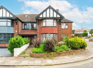 Properties for sale in Phillimore Gardens - NW10 3LL view1