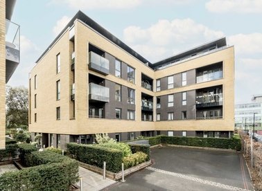 Properties for sale in Pipit Drive - SW15 3BF view1