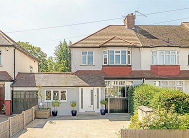 Properties sold in Pitfold Road - SE12 9HY view1