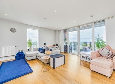 Properties for sale in Plough Lane - SW17 0RF view1