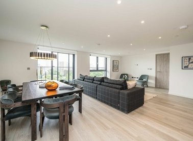 Properties for sale in Plough Road - SW11 2DE view1