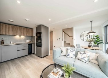 Properties for sale in Plough Road - SW11 2DE view1