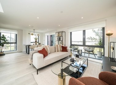 Properties for sale in Plough Road - SW11 2DE view1