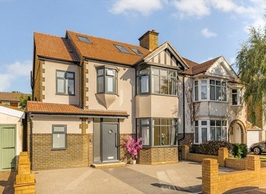 Properties for sale in Poulett Gardens - TW1 4QR view1