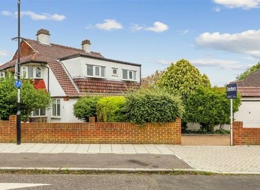 Properties for sale in Pragnell Road - SE12 0LF view1