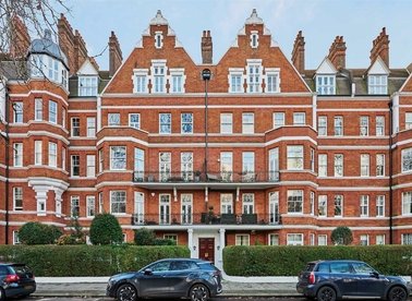 Properties for sale in Prince Of Wales Drive - SW11 4EX view1