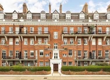 Properties for sale in Prince Of Wales Drive - SW11 4EE view1