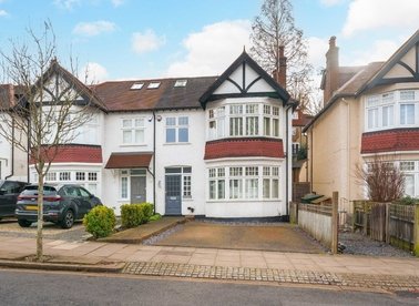 Properties for sale in Priory Gardens - N6 5QY view1