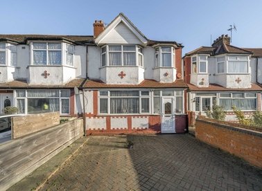 Properties for sale in Priory Gardens - W5 1DX view1
