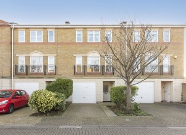 Properties for sale in Pulteney Close - TW7 6PX view1