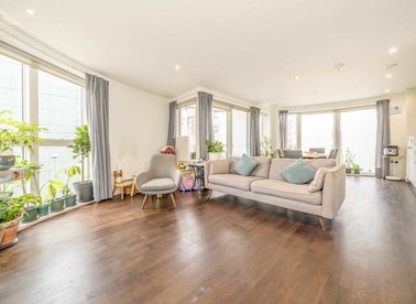 Properties for sale in Pump House Crescent - TW8 0HN view1