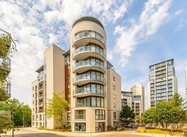 Properties for sale in Pump House Crescent - TW8 0FW view1